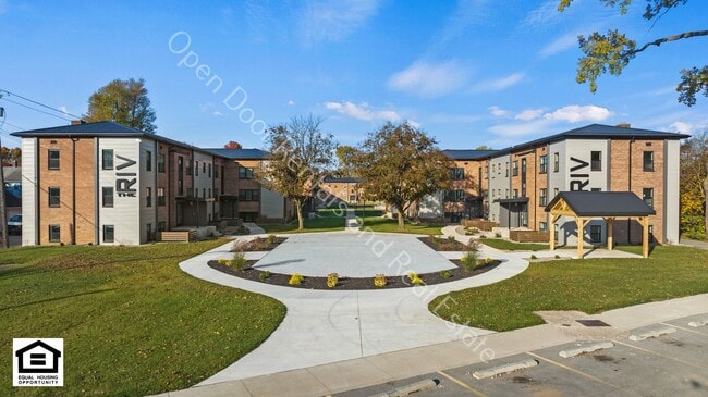 Building Photo - 1823 Griswold Dr Unit R22