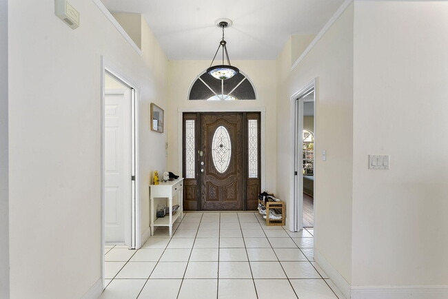 Photo - 107 Meadowlands Dr