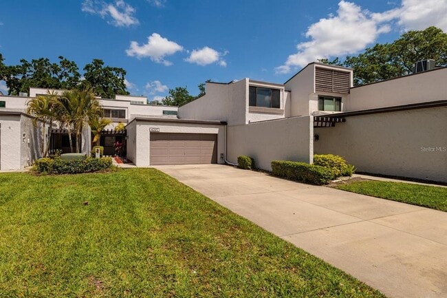 Building Photo - 4207 Fairway Run