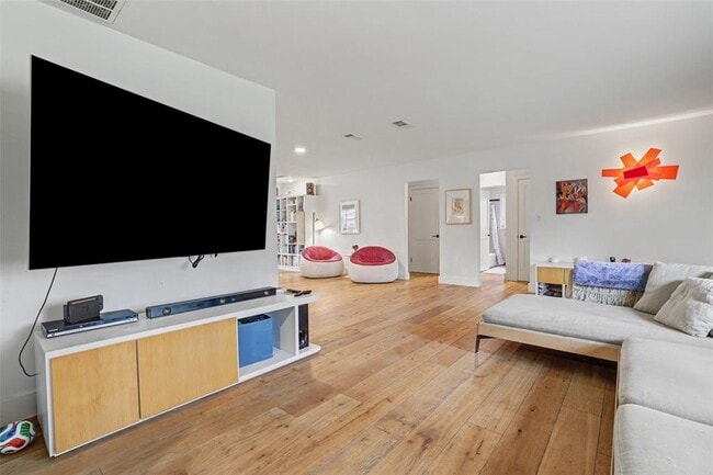 Photo - 5803 Shoal Creek Blvd