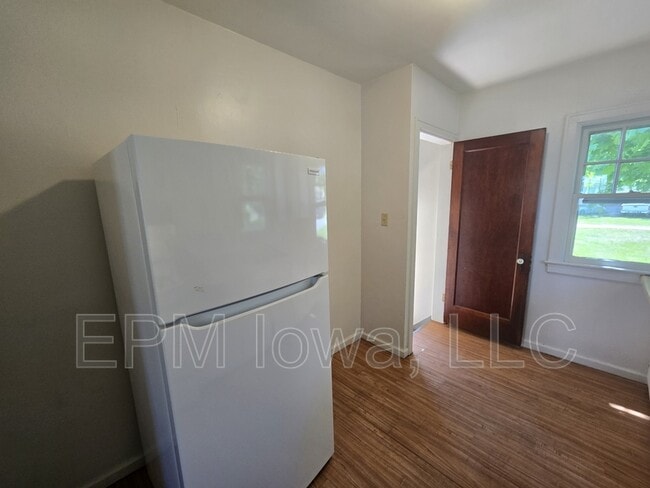 Photo - 661 Dawson St