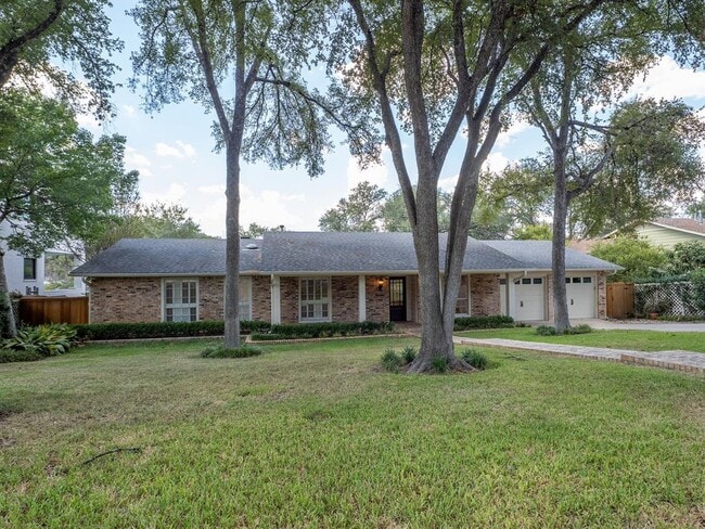 2500 Forest Bend Dr