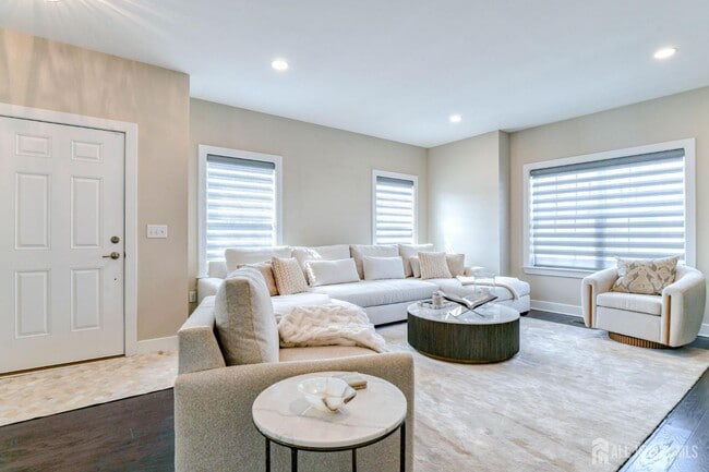 Photo - 1529 Paxton Ln