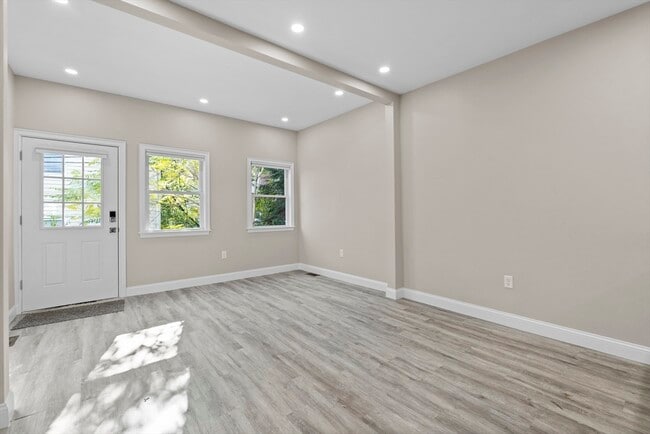 Photo - 769 E 6th St Unit 1