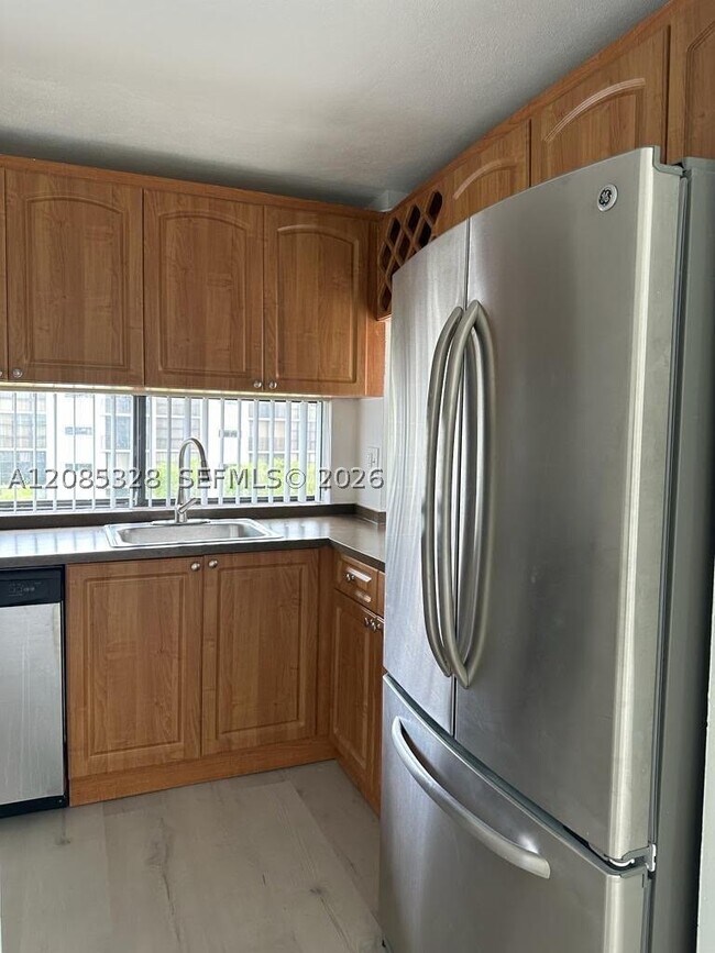 Photo - 17021 N Bay Rd Unit 726
