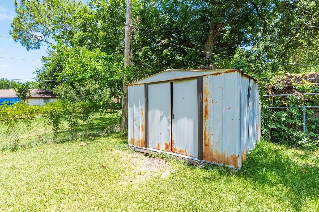 Photo - 405 Avondale Ln