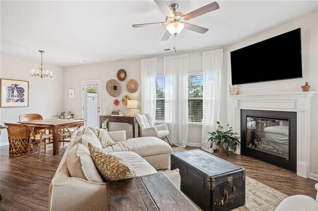 Photo - 175 Madison Bend