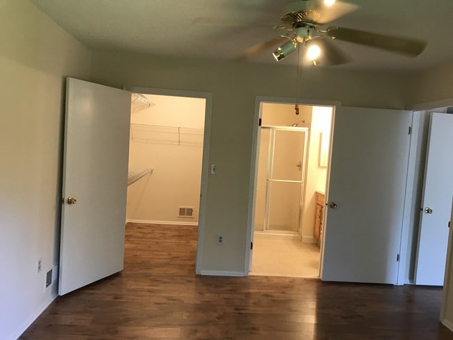 Building Photo - 29 Amberly Ct Unit 29 Rental