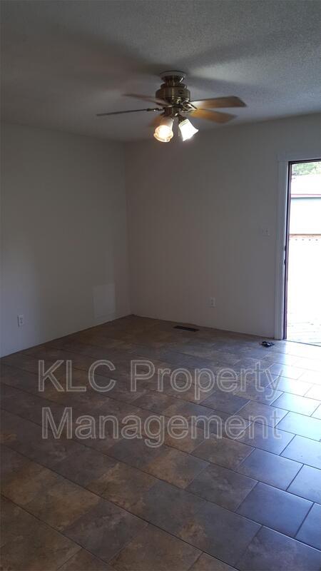Photo - 3607 E 42nd St