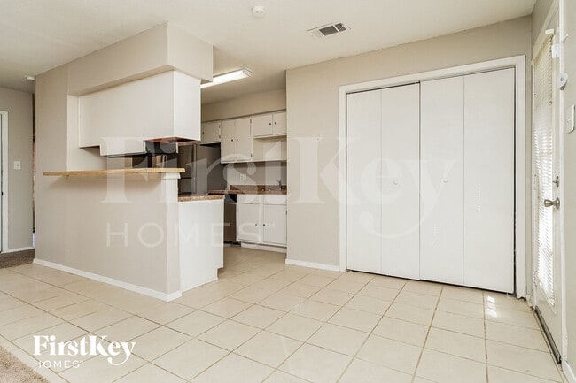 Photo - 1708 White Oak Ct