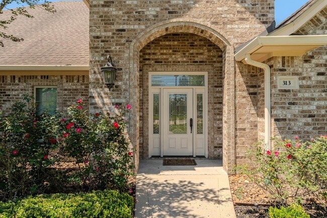 Photo - 313 Winding Brook Dr