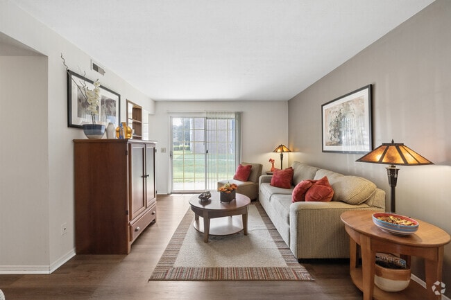 1BR, 1BA - 671SF - Living Room
