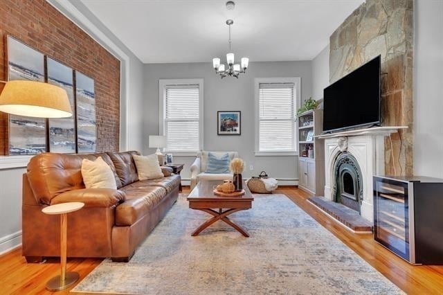 Building Photo - 251.5 York St