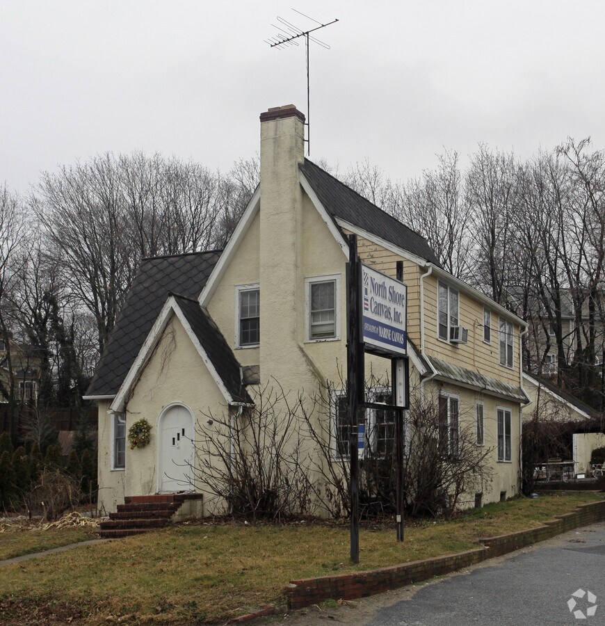 Photo - 809 Fort Salonga Rd