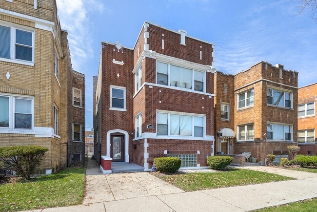 Building Photo - 8332 S May St Unit 1