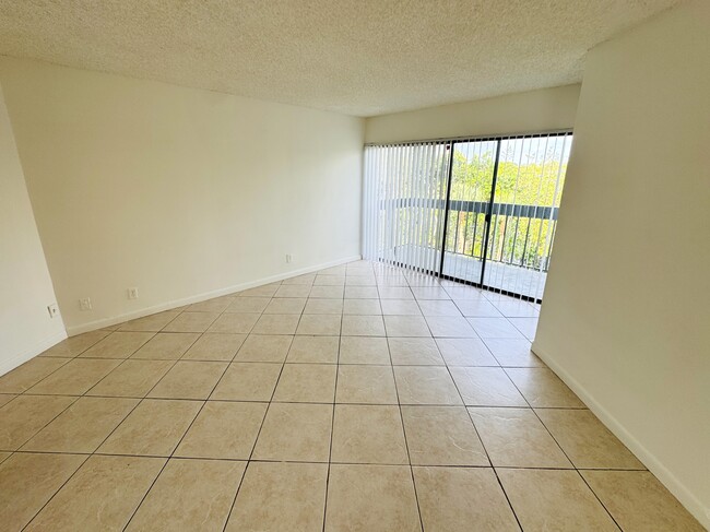 Photo - 2000 N Congress Ave