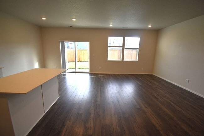 Photo - Beautiful Home in Cul De Sac!