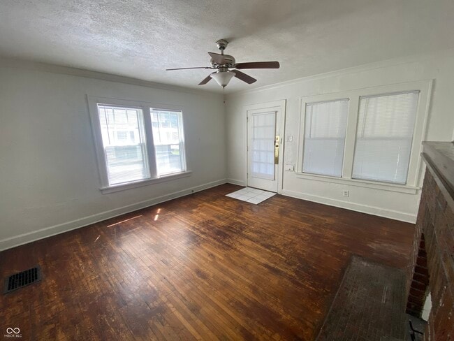Photo - 5275 N College Ave