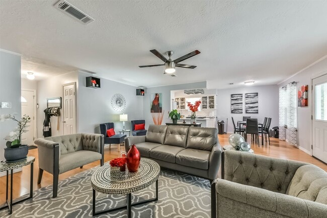 Building Photo - 3205 Brookhurst Ln