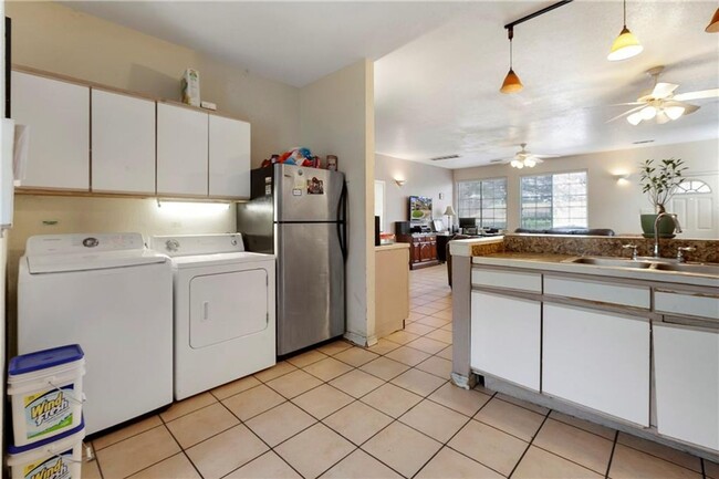 Photo - Duplex 11 Bedrooms 6 Baths Available Augus...