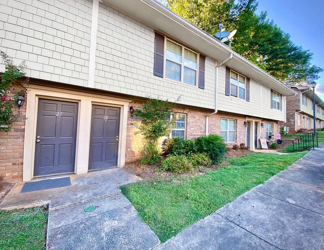 Photo - 28 Villa Ct SE