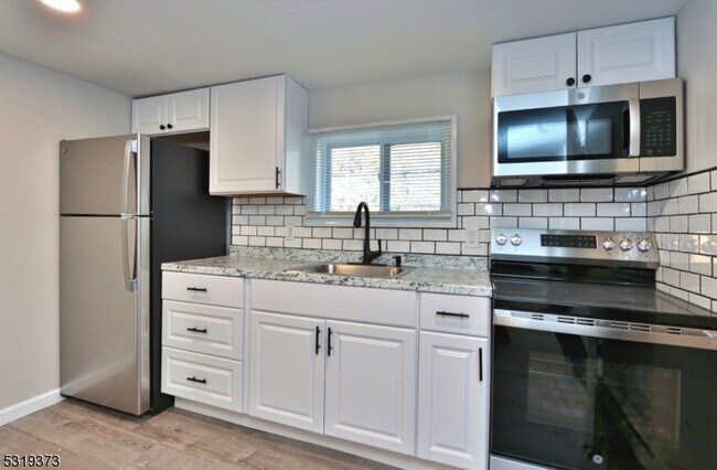 Photo - 8 Apple Trail