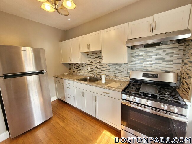 Photo - 338 Warren St Unit 6