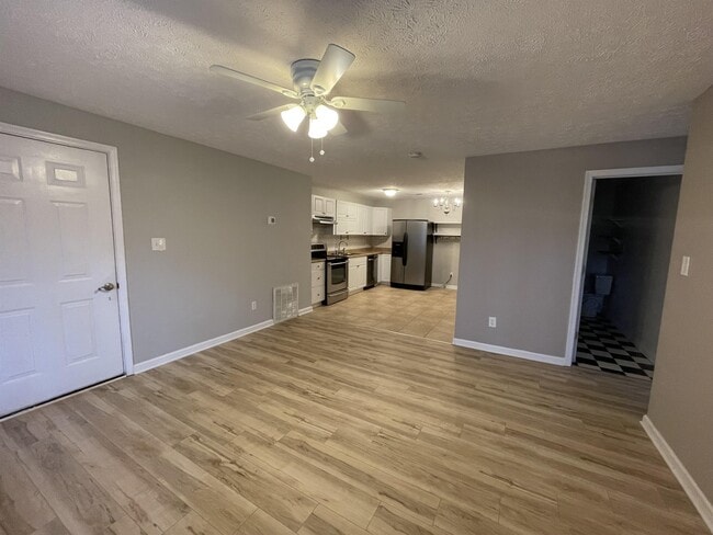 Photo - 107 Boonsboro Dr