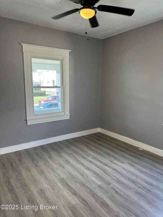 Photo - 111 N 43rd St