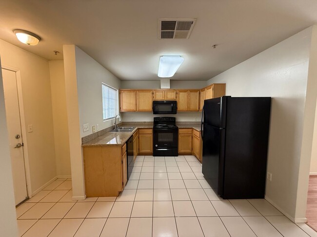 Photo - 600 Hosking Ave Unit B