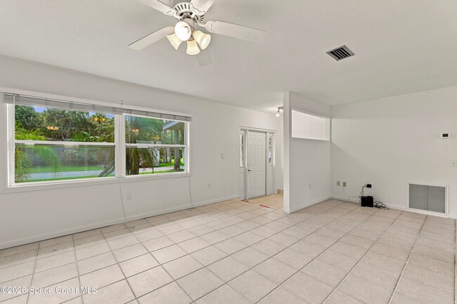 Photo - 215 Pelican Dr