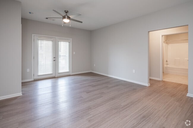 3BR, 2BA - 1,187SF - Living Room