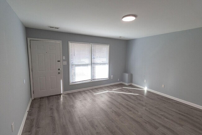 Photo - 706 Demaret Dr