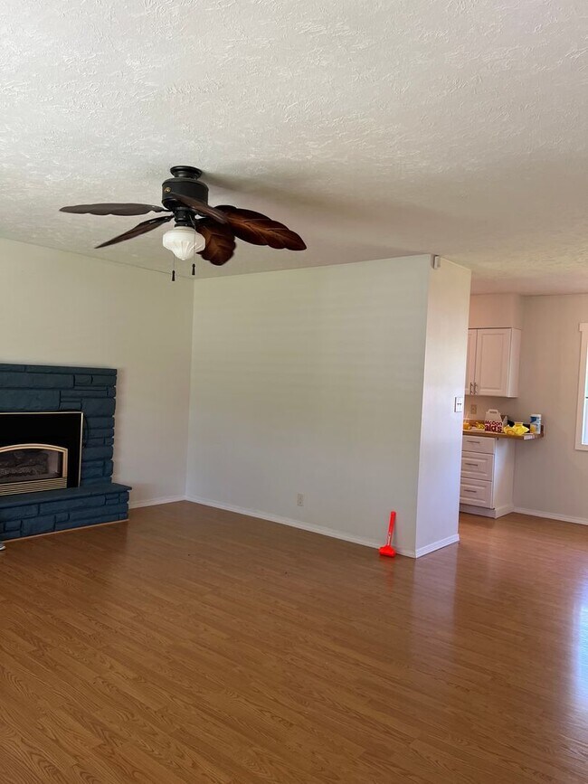 Photo - 770 W Highland Ave