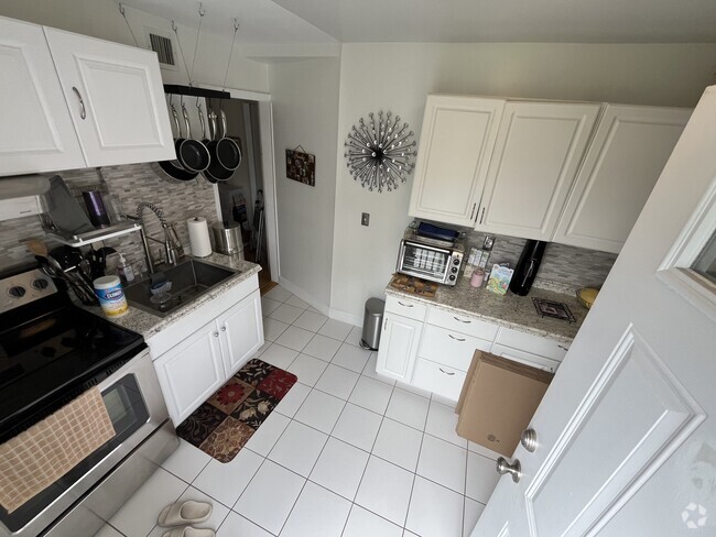 Building Photo - 56 Harrison Ave Unit 1 Rental