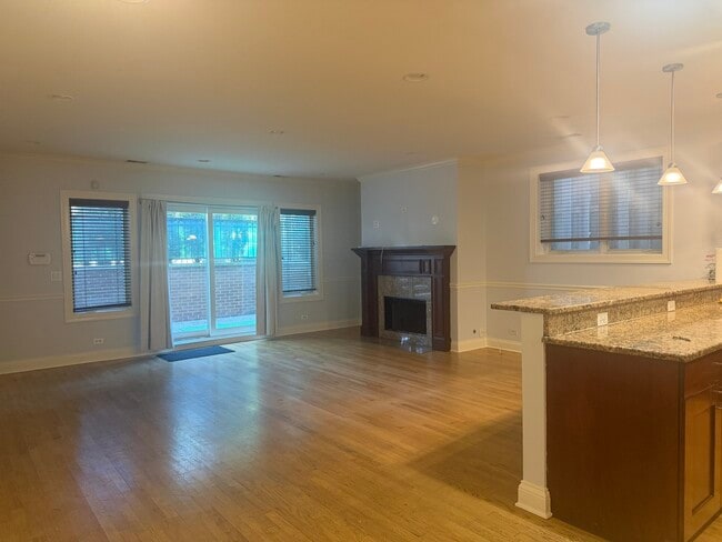 Photo - 4332 N Ashland Ave