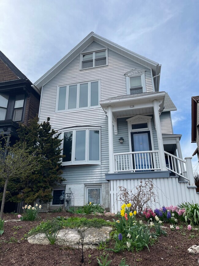 Frente de la casa - 528 E Glover Ave Unidad Upper