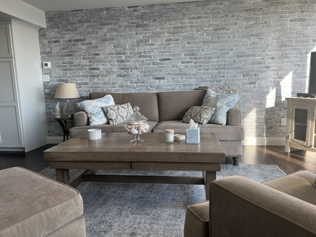 Photo - 111 Grandview Ave