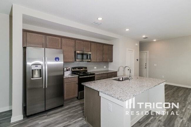 Photo - 1828 Fleabane Bnd