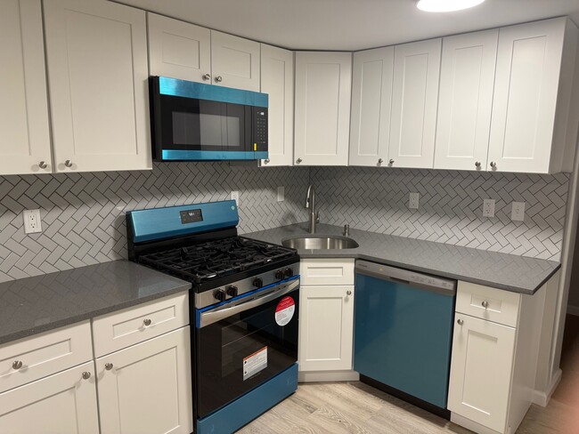 Photo - 1442 45th St Apartments Unit 1