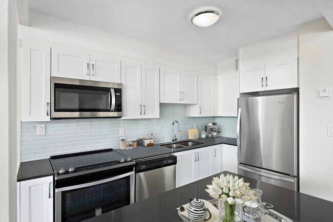 Photo - 739 Birchmount Rd