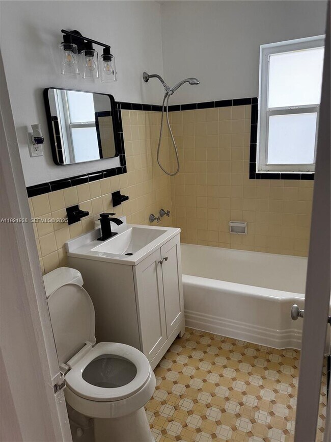 Photo - 725 NE 91st St Unit 3D