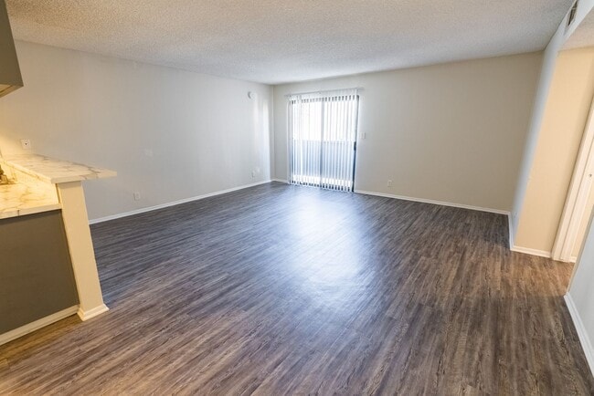 Photo - 951 S. Oxford