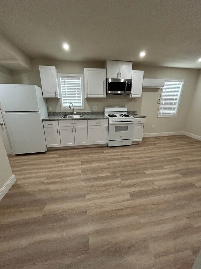 Photo - 1705 Sutter St Unidad A