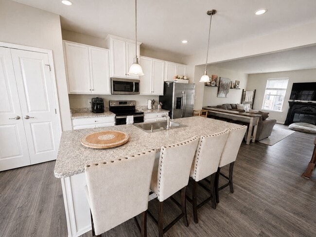 2305 Lamington Ct