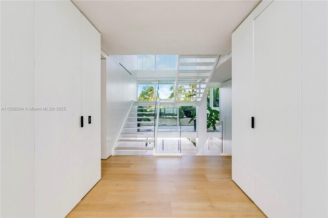 Photo - 440 S Mashta Dr