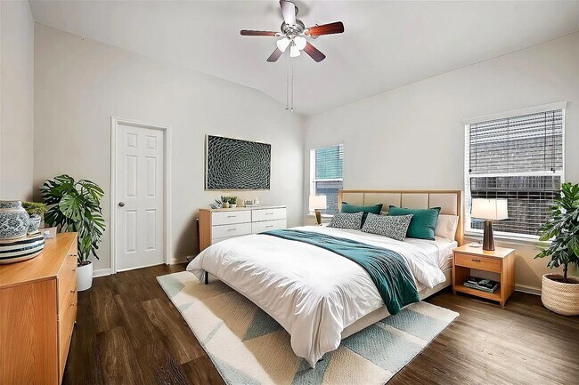 Photo - 2702 Orchard Creek Ln