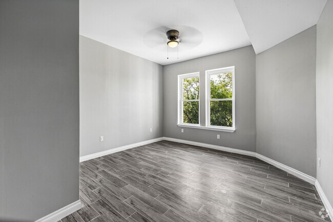 2BR, 2BA - 960SF - Primary Bedroom