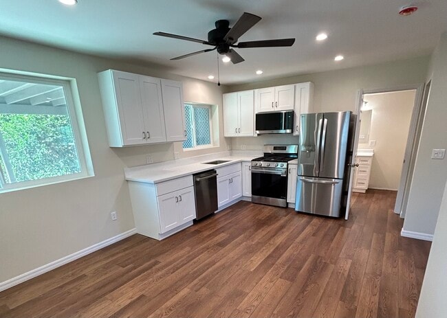 Building Photo - 1999 Valley Rim Rd