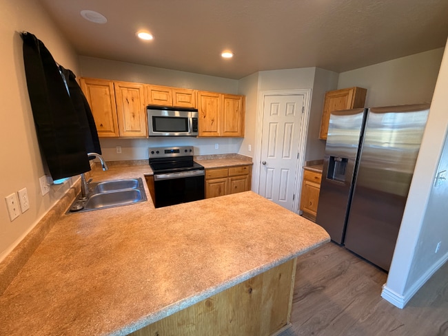 Photo - 1987 Churchill Dr